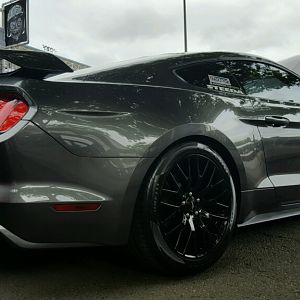 Anderson Composites GT350 style front fenders, GT350R Style rear spoiler, Heat Extractor Hood