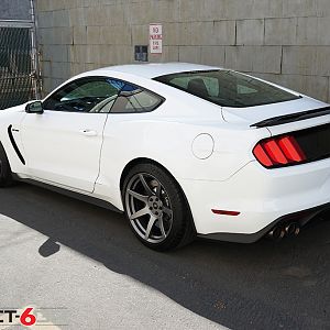 project 6gr wheels graphite white ford mustang s550 gt350 02 30888320156 o