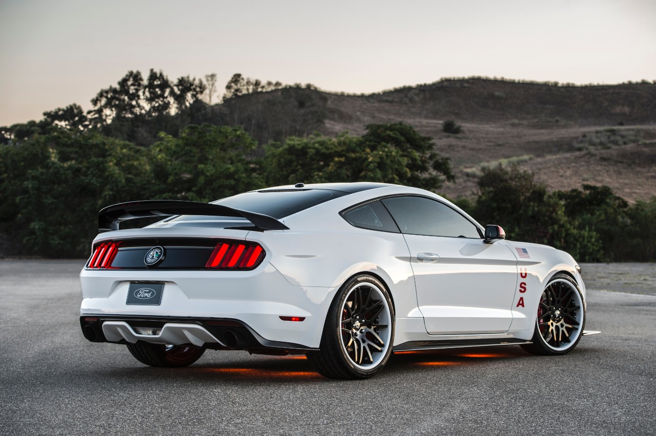 03-2015-ford-mustang-apollo-edition.jpg