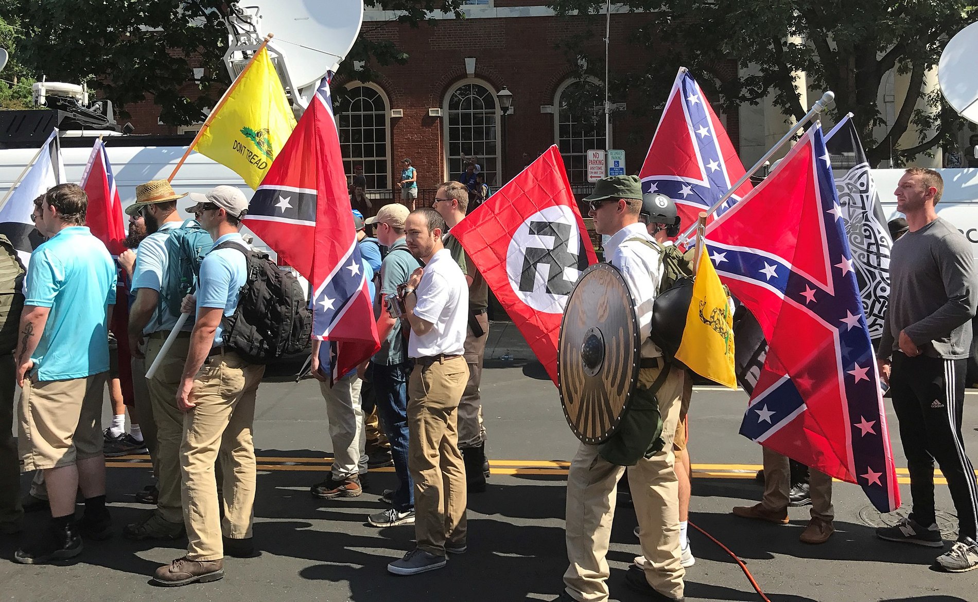 1920px-Charlottesville_%27Unite_the_Right%27_Rally_%2835780274914%29_crop.jpg