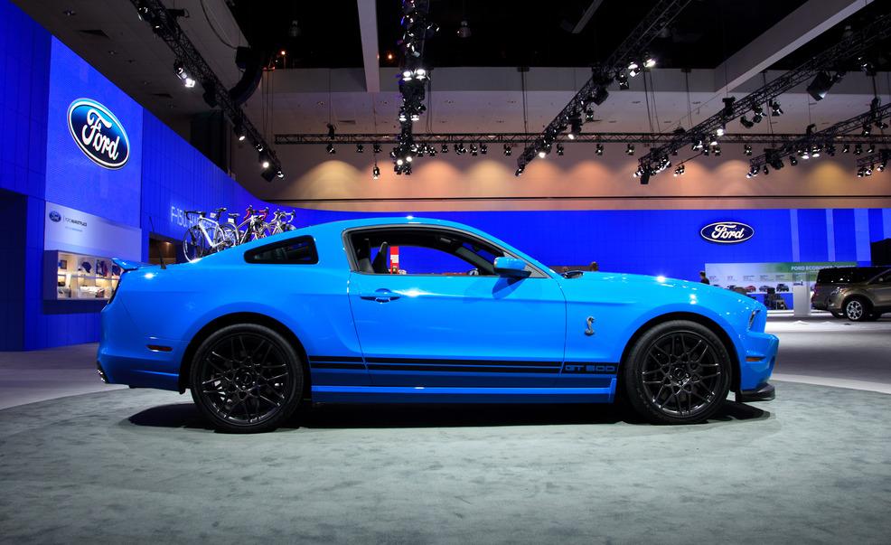 2013-ford-mustang-shelby-gt500-photo-430567-s-986x603.jpg