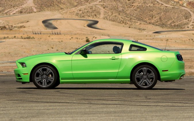 2013-Ford-Mustang-V-6-Premium-side-view.jpg