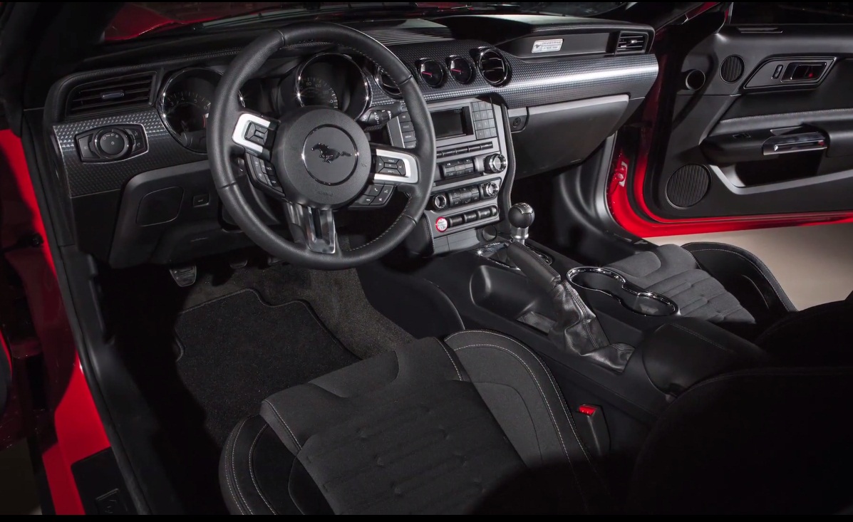 2015-ford-mustang-interior.jpg
