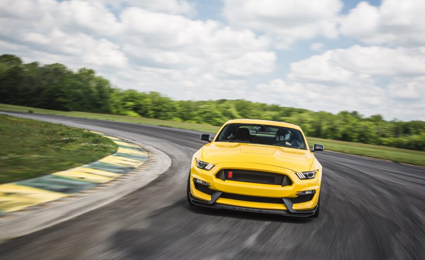 2016-Ford-Mustang-Shelby-GT350R-106-876x535.jpg