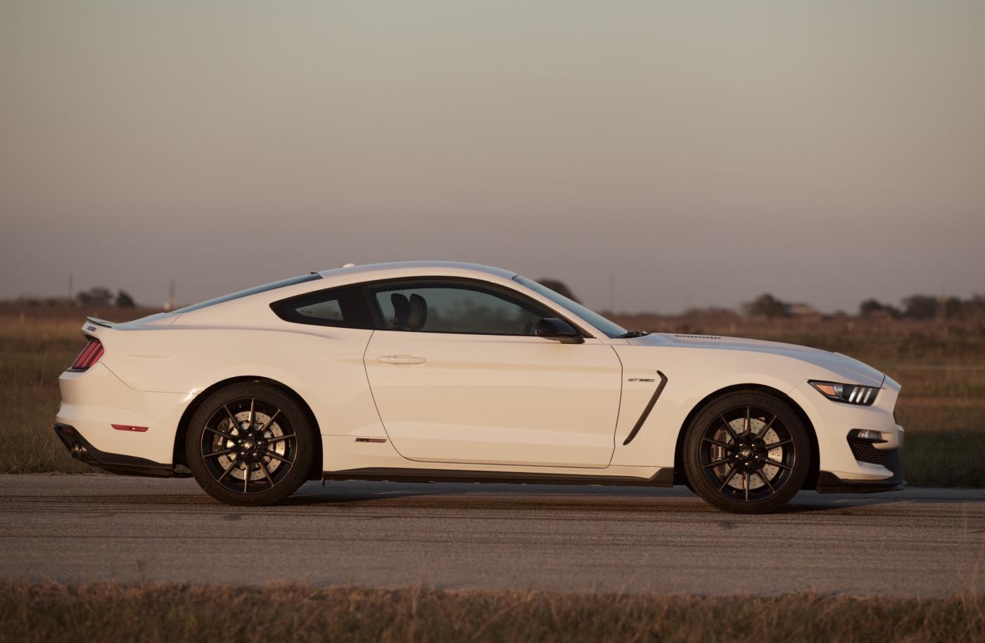2016_Ford_Mustang_Shelby_GT350_HPE800_SC_03.jpg