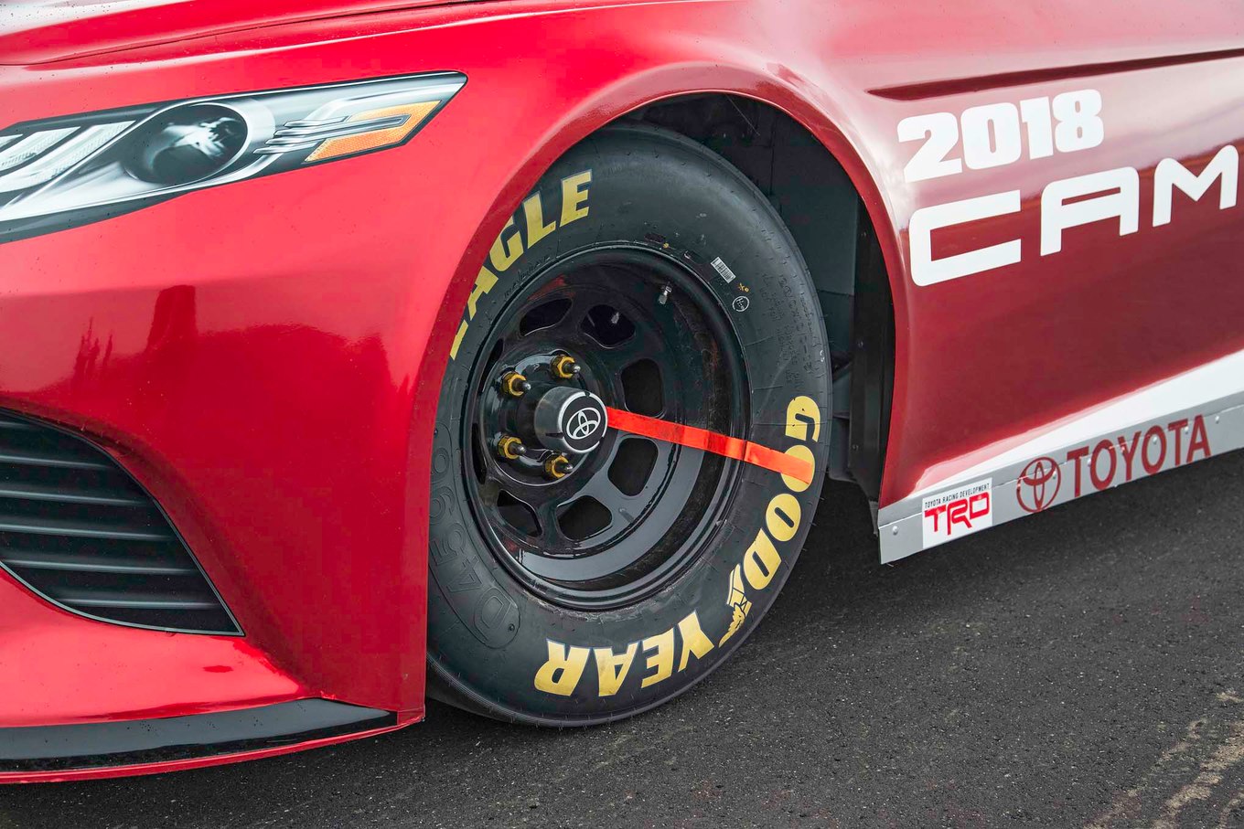 2018-Toyota-Camry-NASCAR-prototype-wheels.jpg