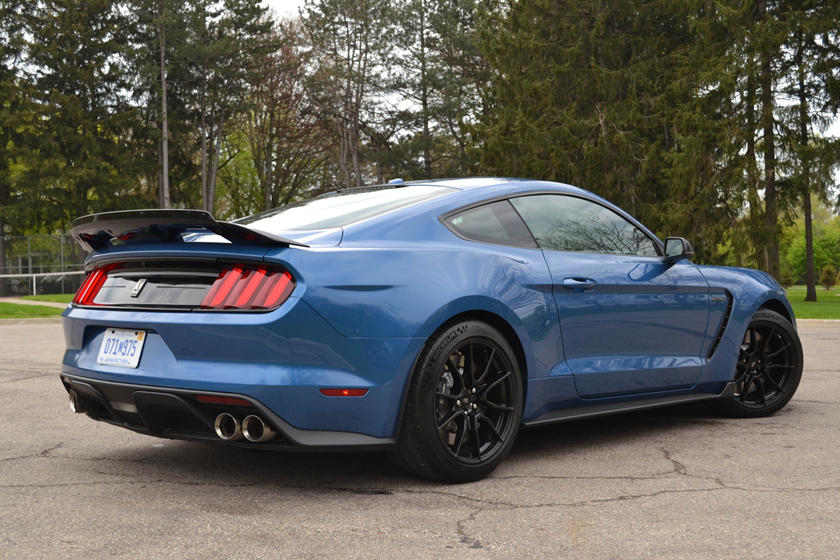 2020-ford-mustang-shelby-gt350-rear-angle-view-carbuzz-584046.jpeg