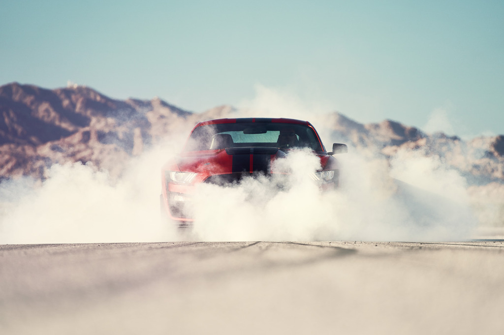 2020-Shelby-GT500-Mustang-Carbon-Fiber-Track-Package-8_zpsdmswv7xq.jpg