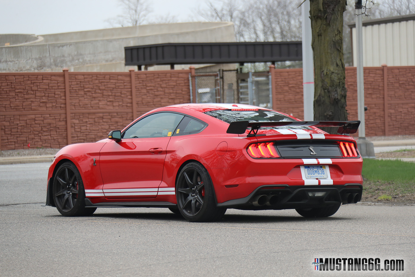 Spied: 2020 Shelby GT500 in Race Red and Grabber Lime | 2015+ S550 Mustang Forum (GT, EcoBoost