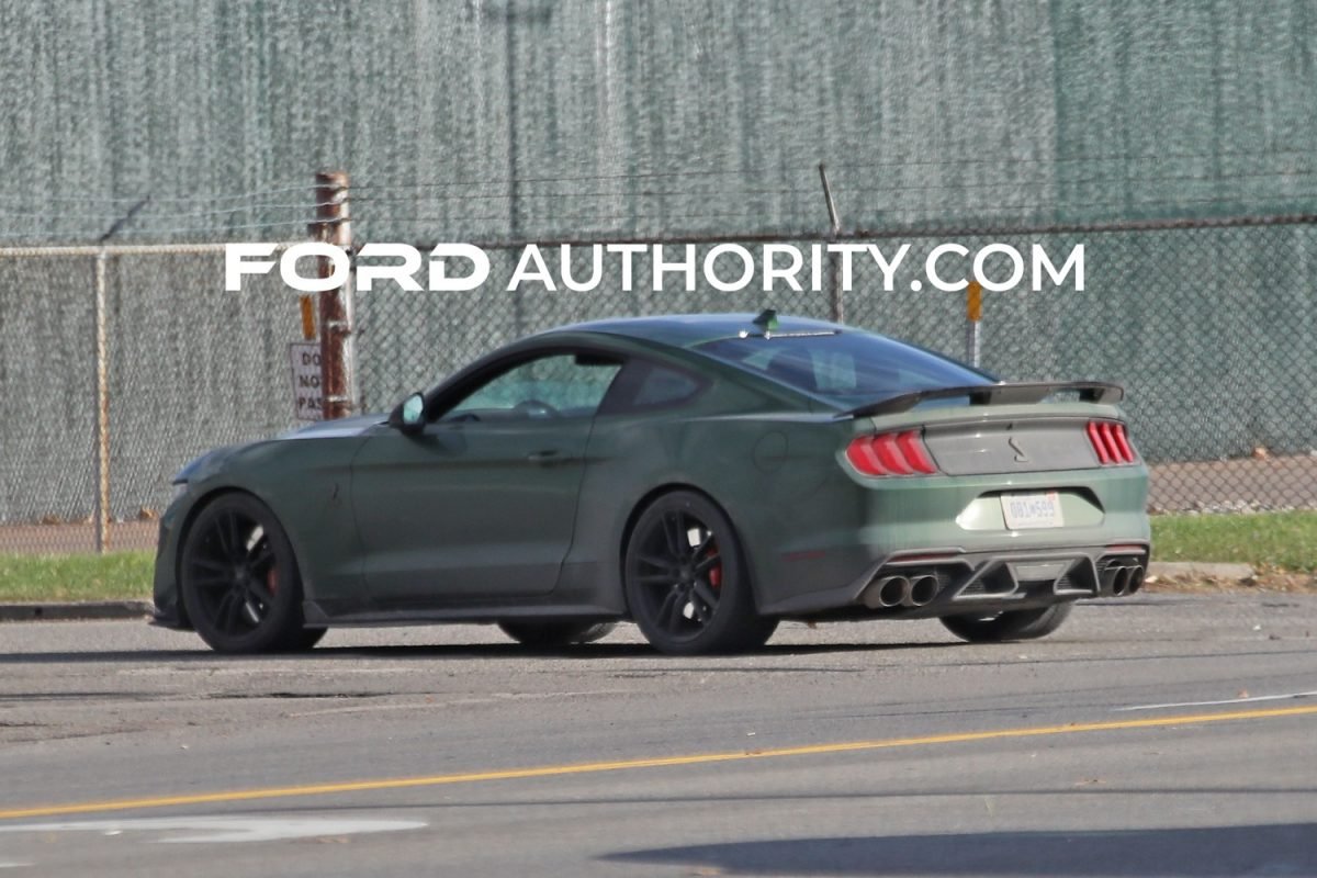 2022-ford-mustang-shelby-gt500-eruption-green-ford-authority.jpg