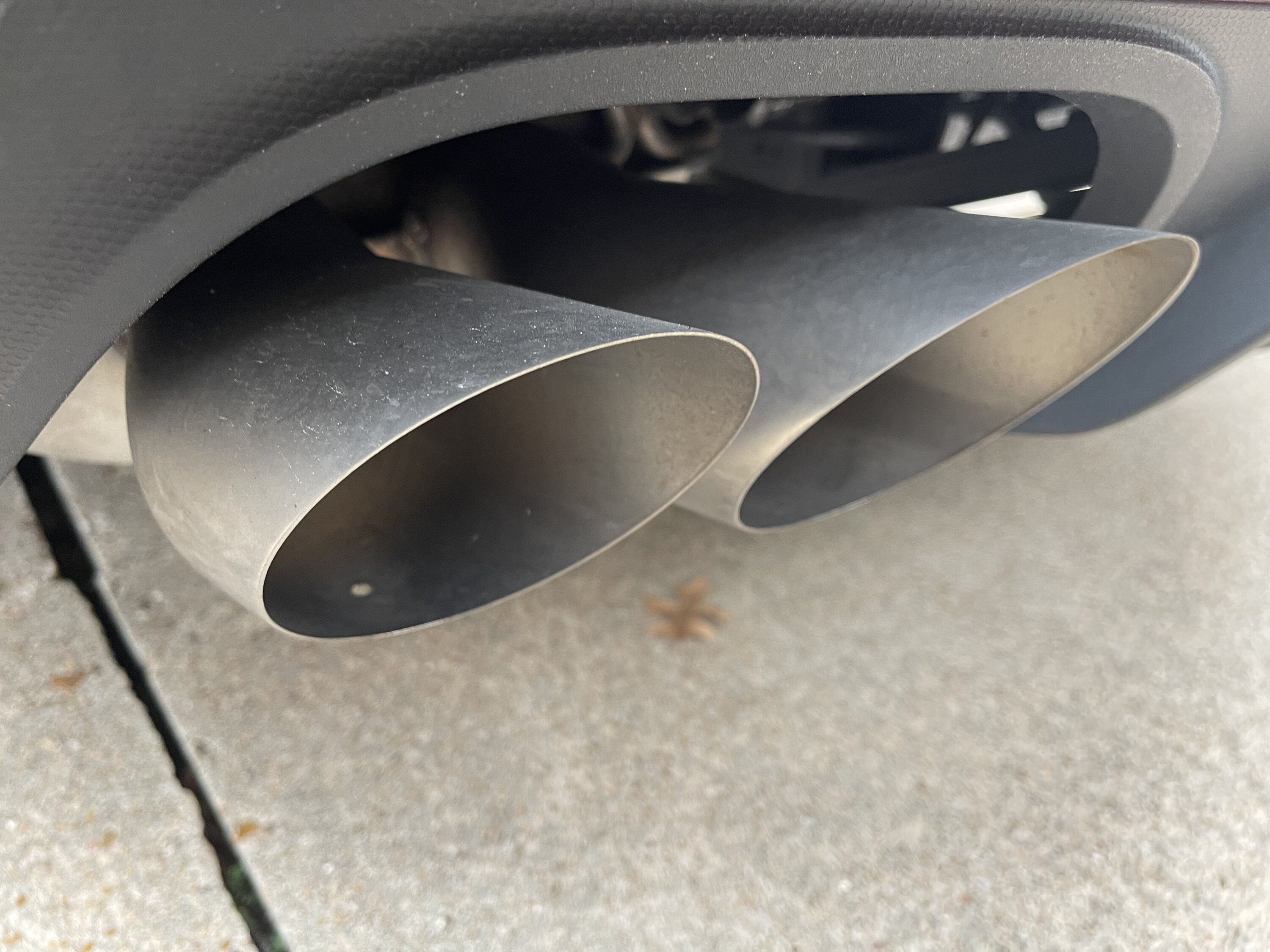 A Quick Tip on Cleaning Exhaust Tips! Mothers Mag & Aluminum