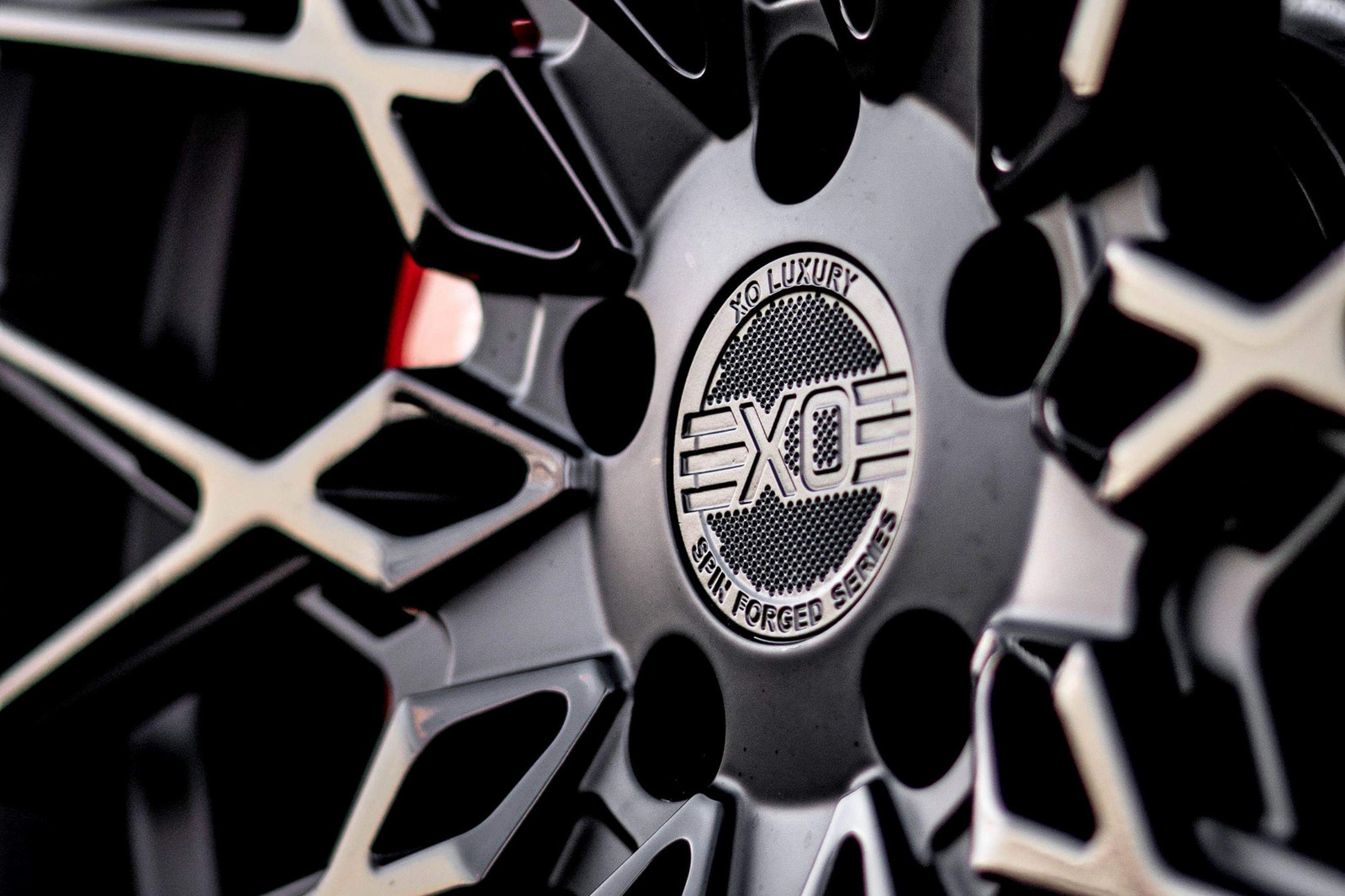 ch-staggered-matte-black-gloss-black-double-black-XO-Phoenix-Rotary-Forged-concave-mesh-wheels-1.jpg