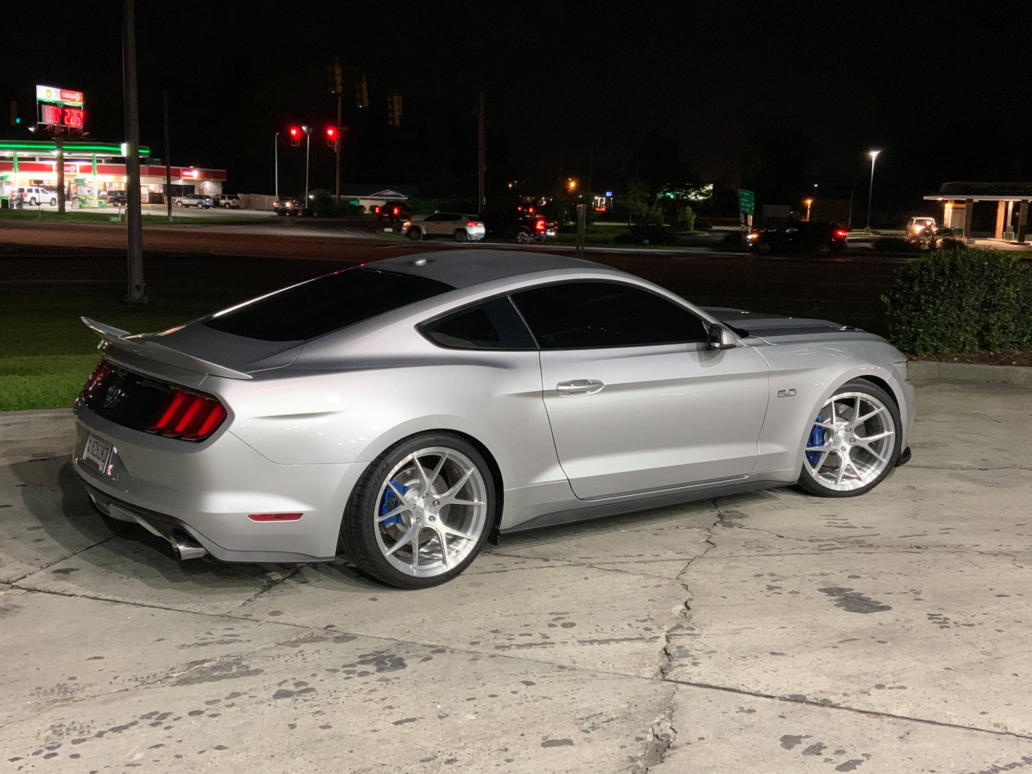 ford-mustang-gt-with-20x10-vs-forged-vs02-aftermarket-wheels-2-1.jpg
