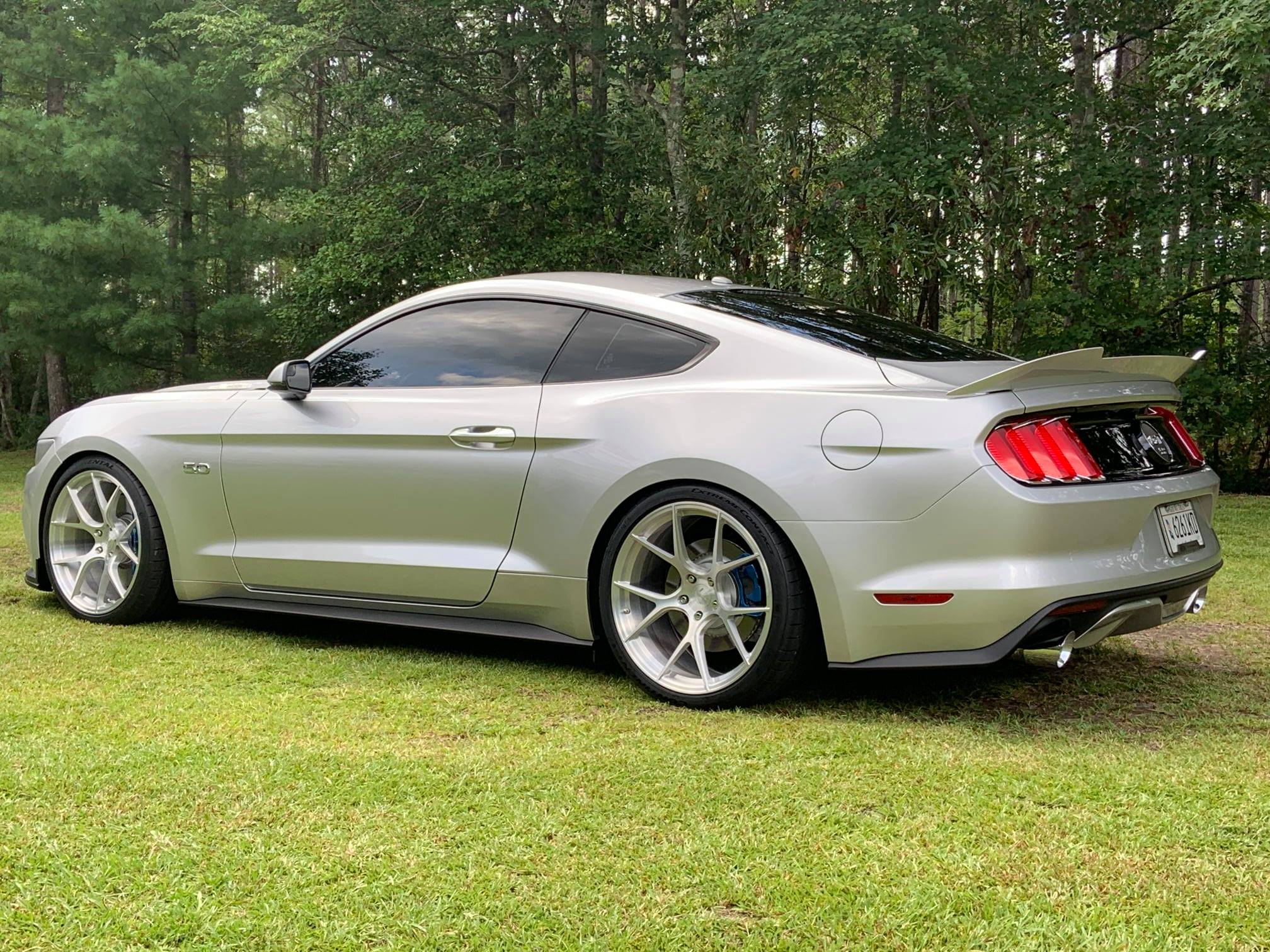 ford-mustang-gt-with-20x10-vs-forged-vs02-aftermarket-wheels-4.jpg