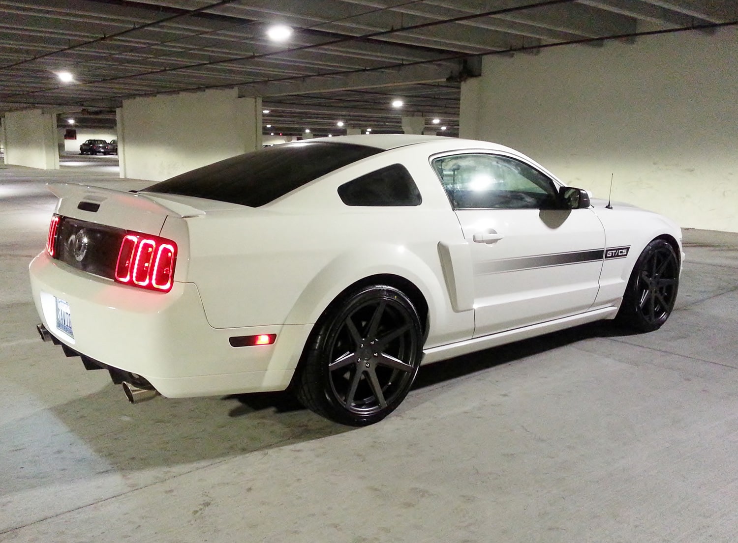 FORD-MUSTANG-S197-WHITE-GT-ROHANA-RC7-GRAPHITE-DEEP-CONCAVE-WHEELS.jpg