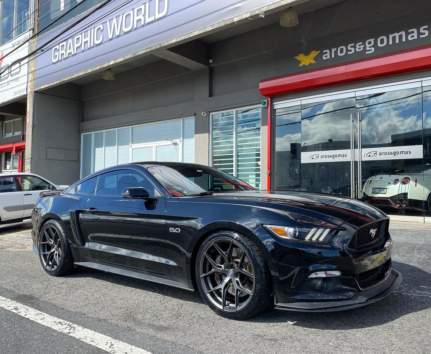ford-mustang-s550-with-vossen-hf5-aftermarket-wheels-1.jpg