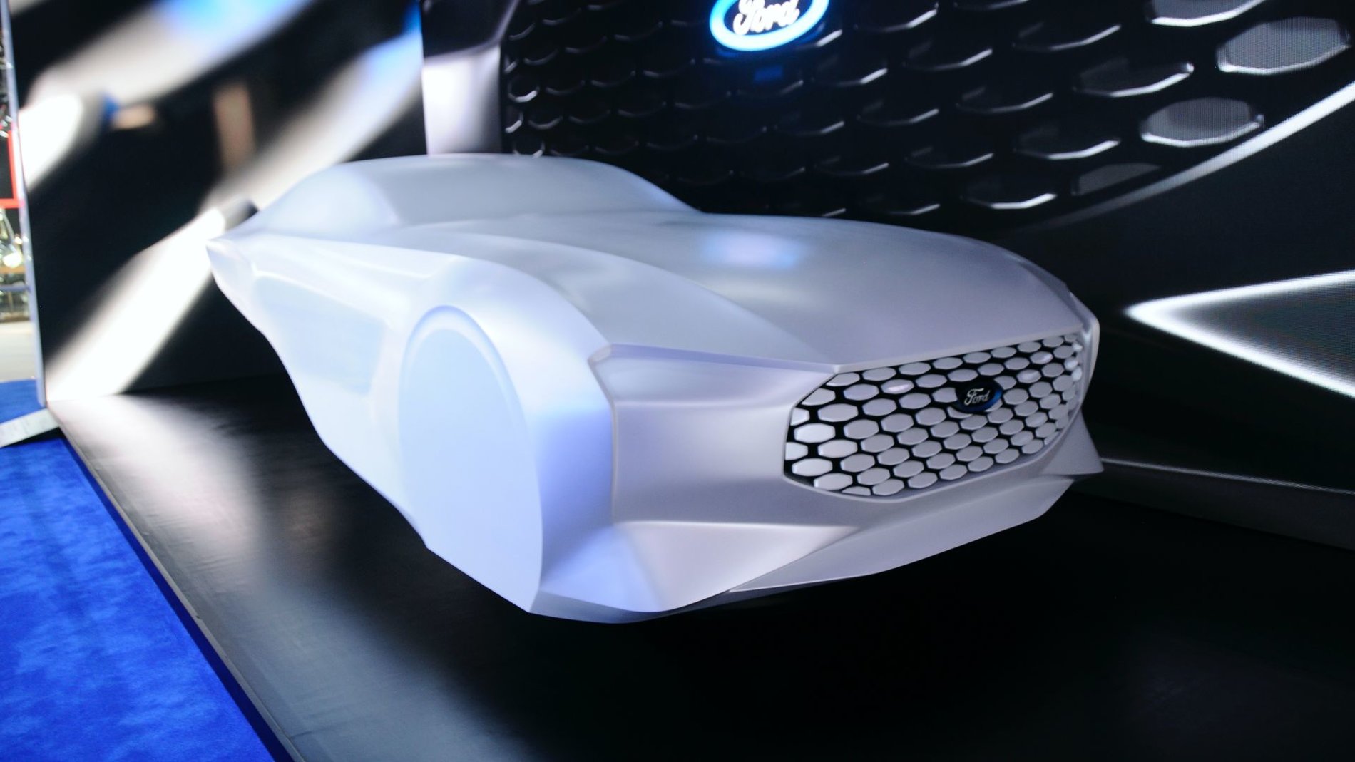 Ford-Progressive-Energy-In-Strength-design-installation-previews-the-design-of-next-generation...jpg