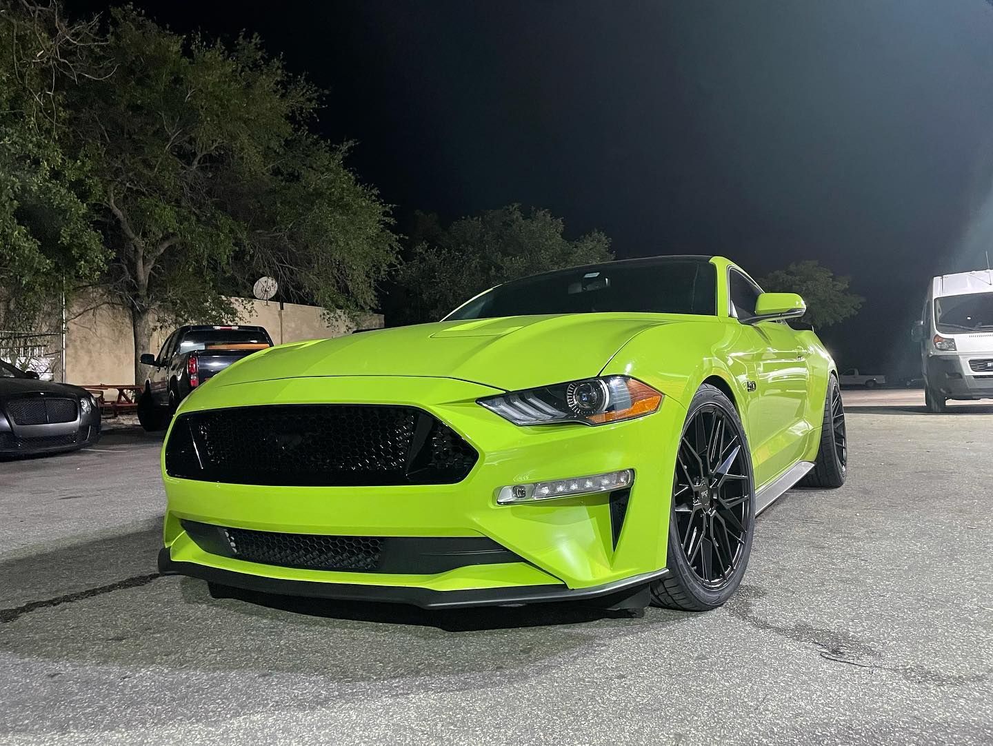 grabber-lime-mustang-gt-s550-with-niche-gamma-m190-wheels-2.jpg