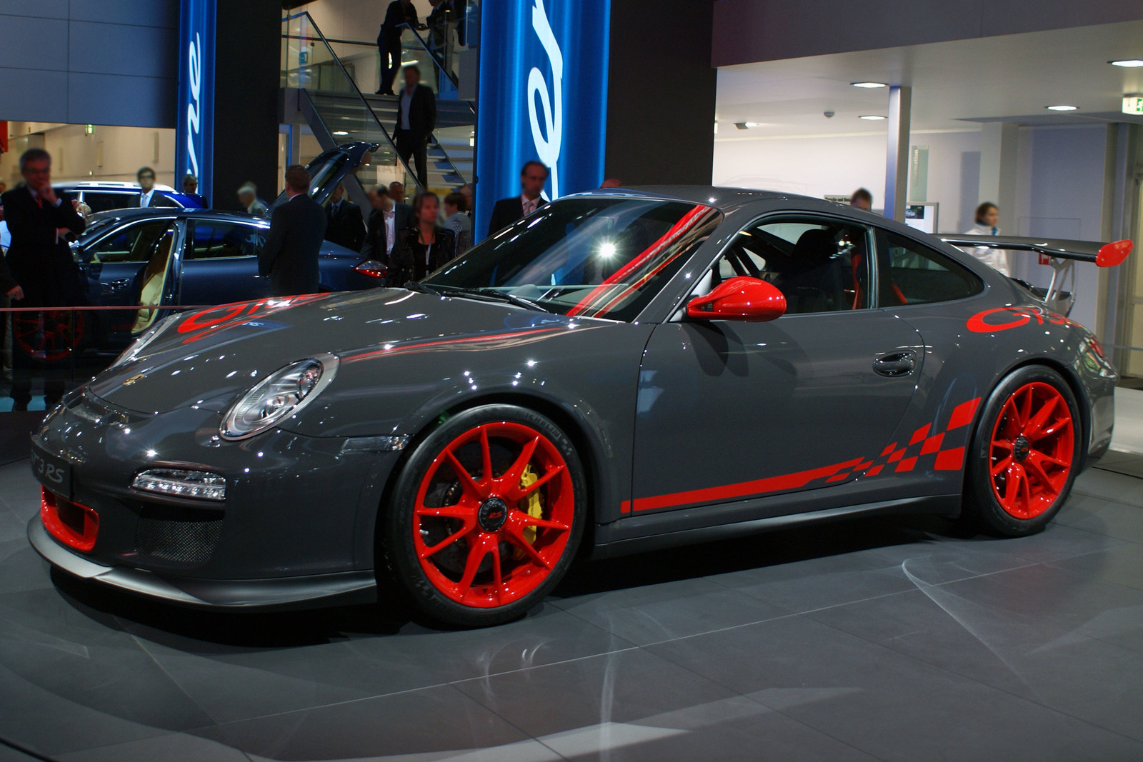 Grey_Porsche_997_GT3_RS_facelift_IAA_2009_%283%29.jpg