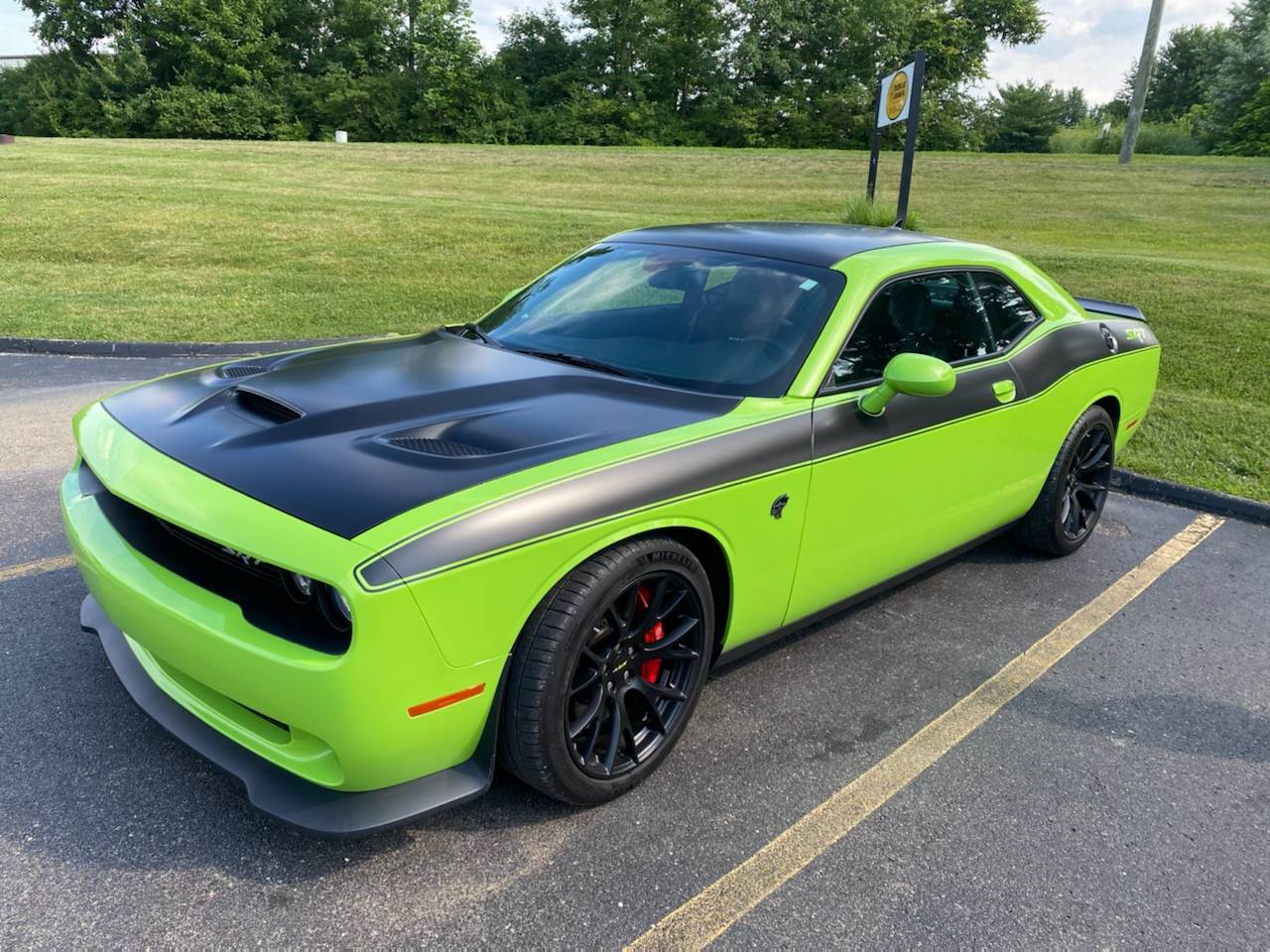 Ford mustang hellcat