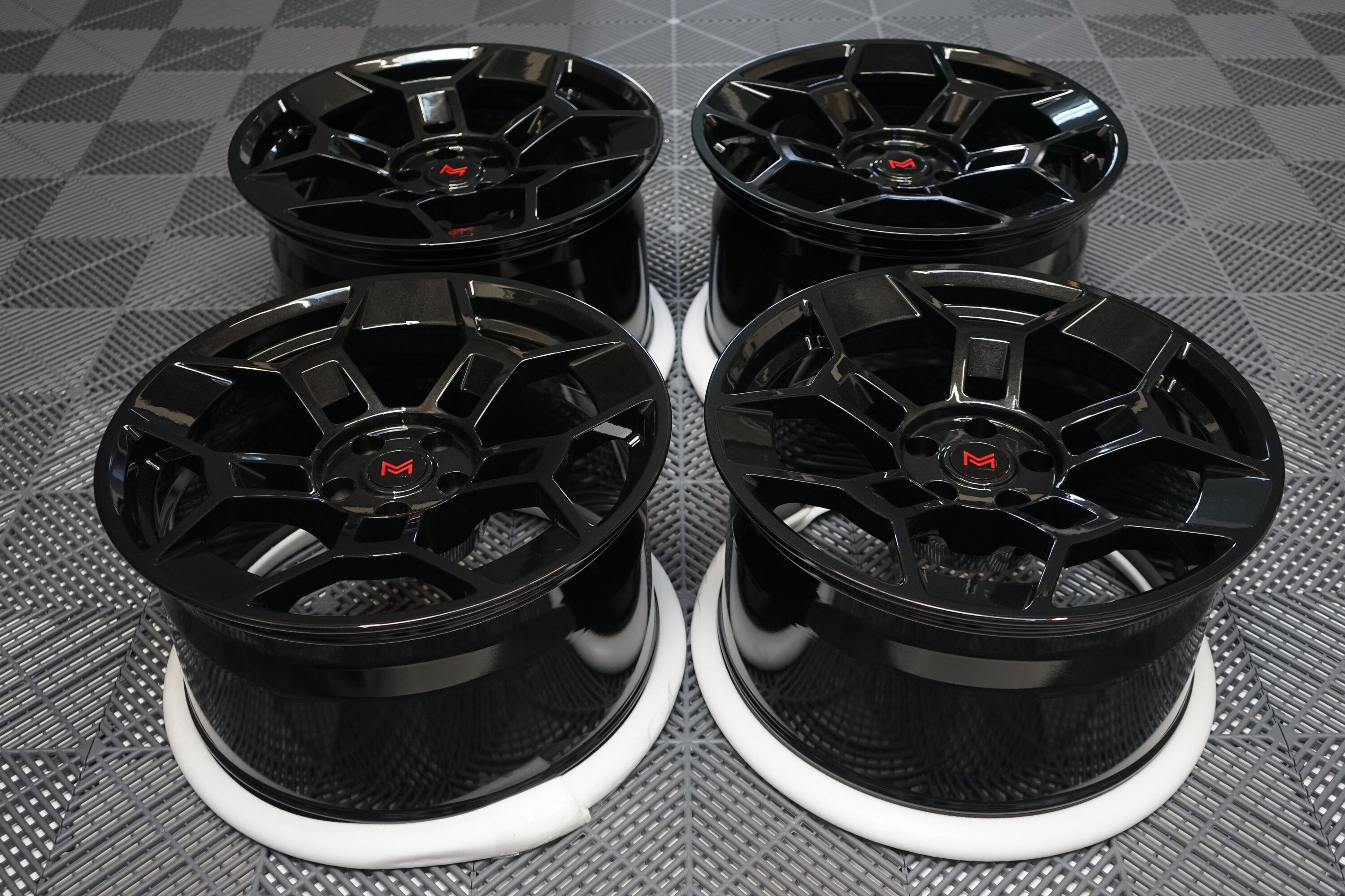 modern-muscle-wheels-m17r-carbon-flash-01.jpg