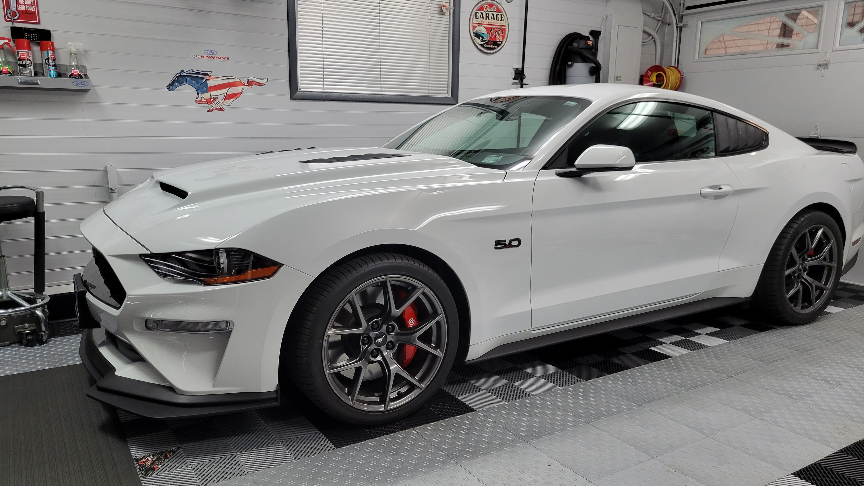 Mustang Garage.jpg