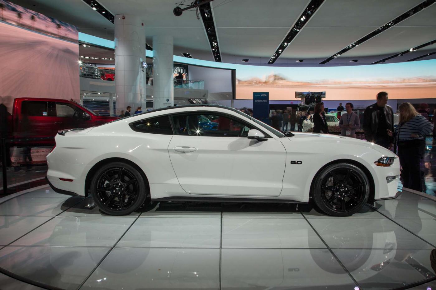 Oxford-White-2018-Mustang-GT-5.jpg