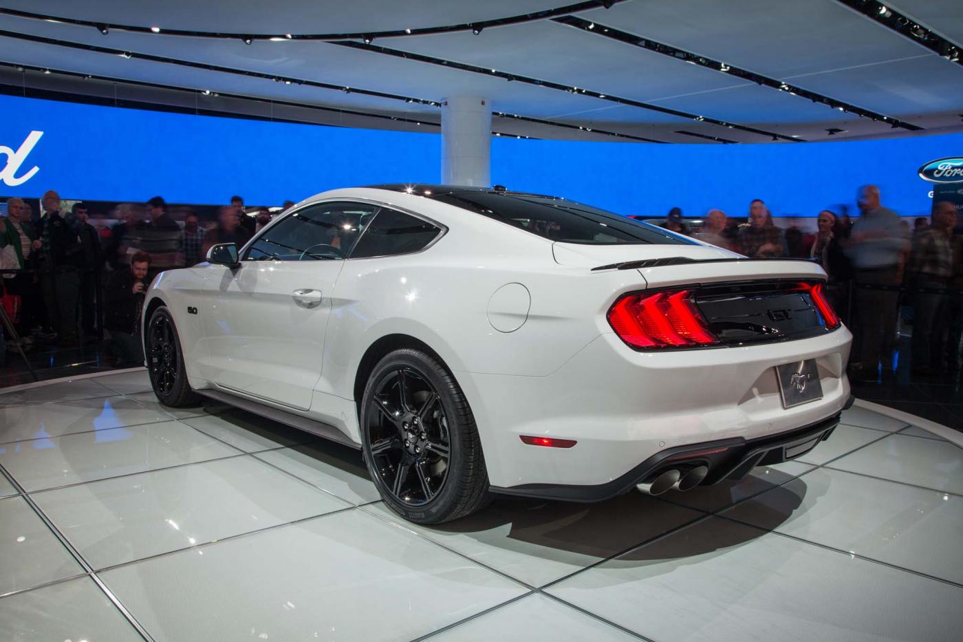 Oxford-White-2018-Mustang-GT-9.jpg