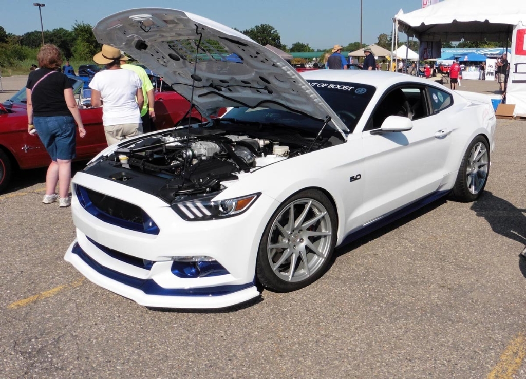 oxford-white-ford-mustang-s550-gt-avant-garde-f321-forged-directional-concave-wheels.jpg