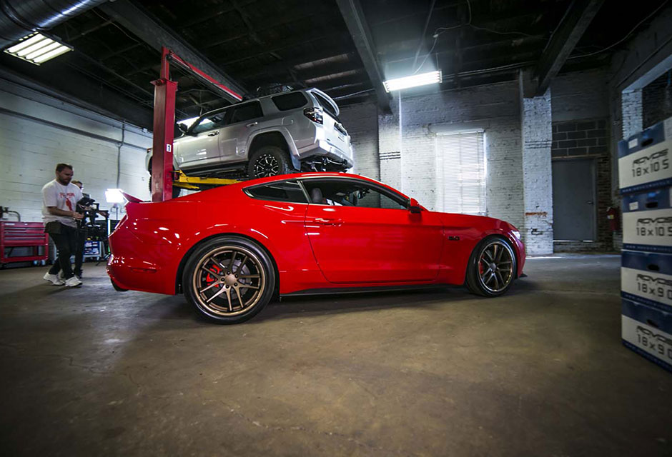 race-red-ford-mustang-gt-s550-rovos-cape-town-bronze-concave-lipped-wheels.jpg