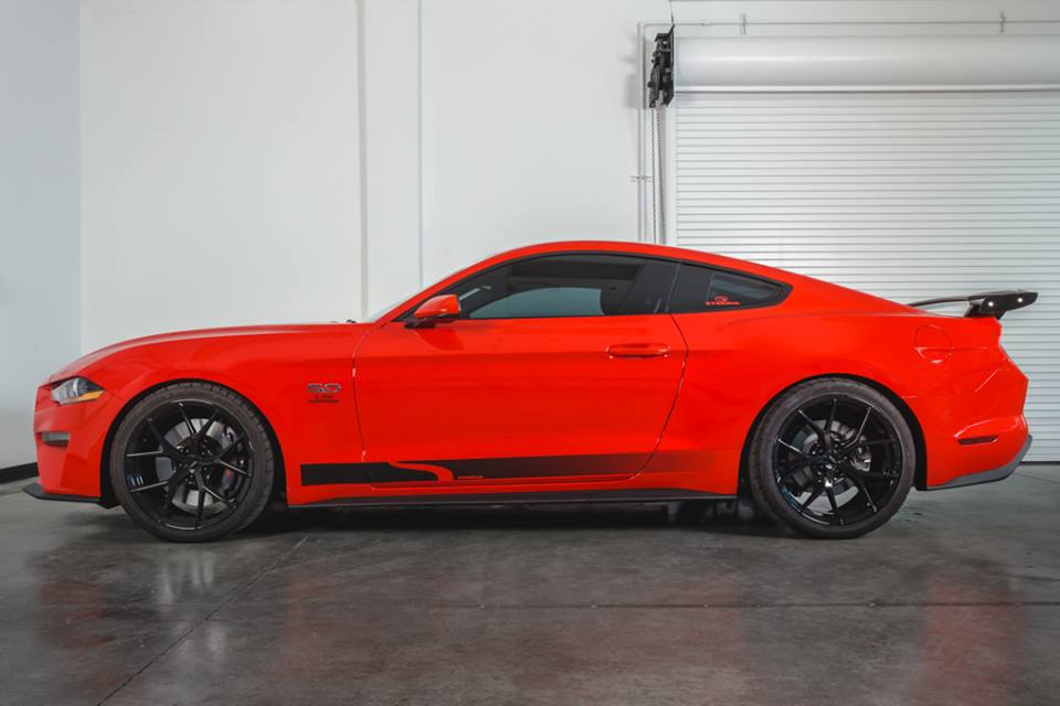 race-red-ford-mustang-gtpp-mrr-fs06-gloss-black-flow-forge-concave-wheels.jpg