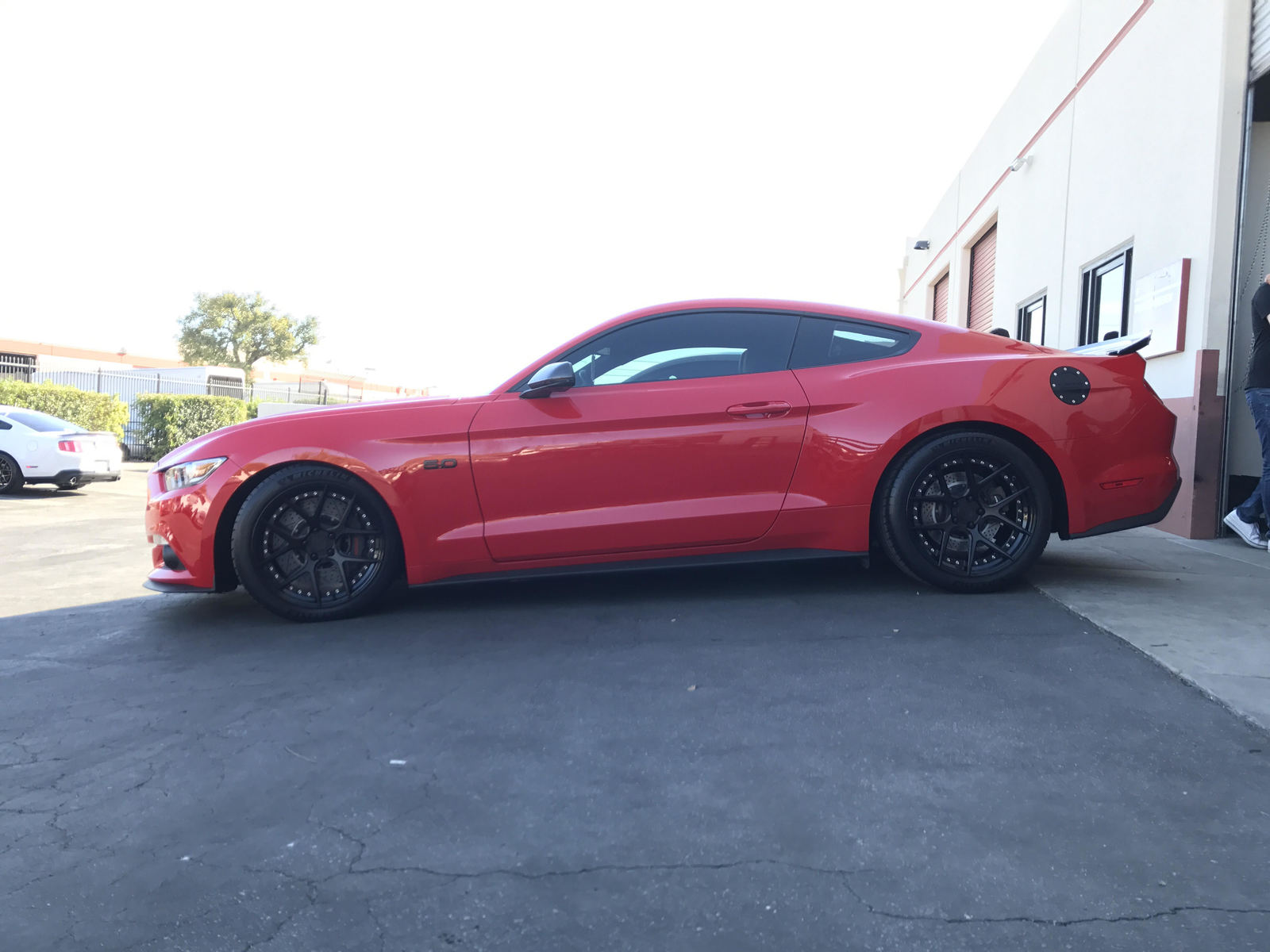 race-red-ford-mustang-gtpp-s550-bc-forged-hcs04s-matte-black-gloss-black-concave-wheels-1.jpg