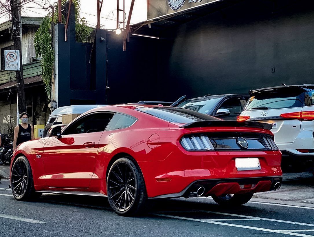 red-mustang-gt-s550-with-vossen-hf4t-wheels-2.jpeg