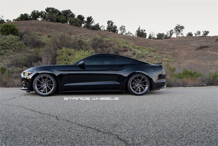 SHADOW-BLACK-FORD-MUSTANG-GT-S550-STANCE-SF01-DIRECTIONAL-BRUSHED-TITANIUM-CONCAVE-WHEELS.jpg