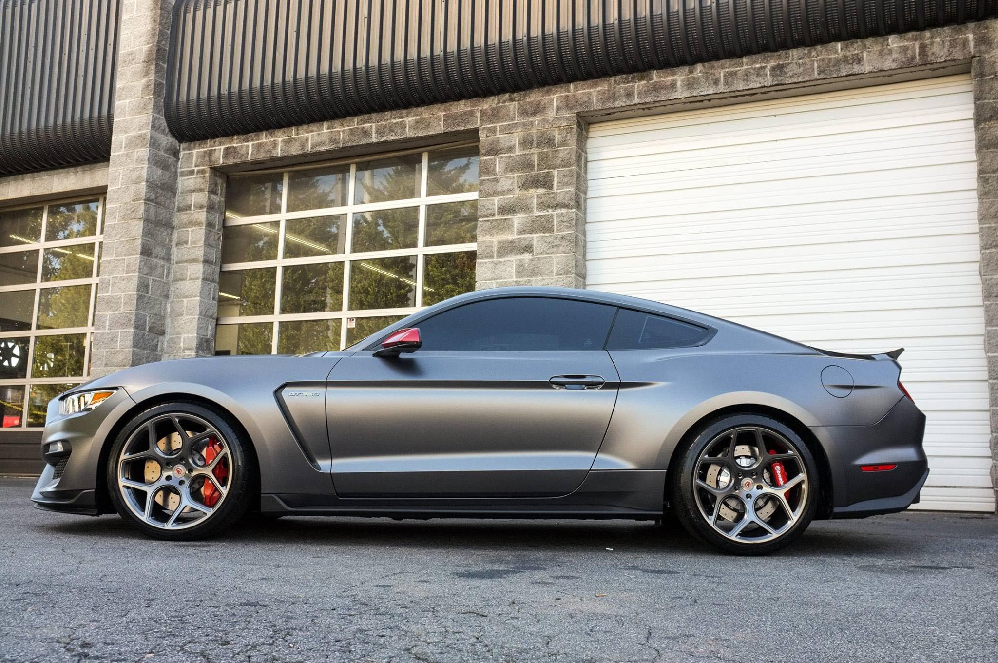 shelby-mustang-gt350-with-vossen-cg205-wheels-3.jpg