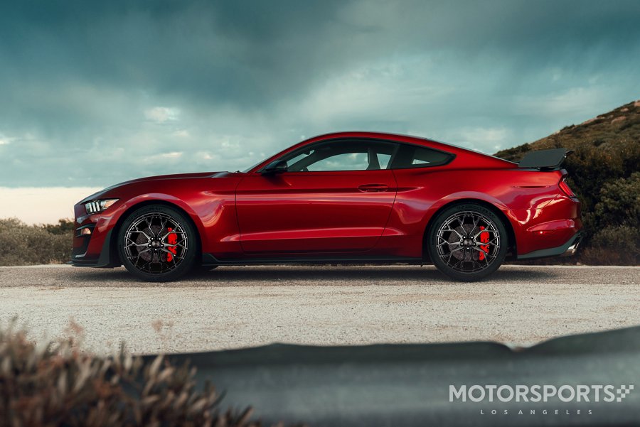 stance_sf10_ford_mustang_gt_5_0_pp_motorsports_la_01_dc13384c5fe347813a5efda75a297b143ce052bf.jpg