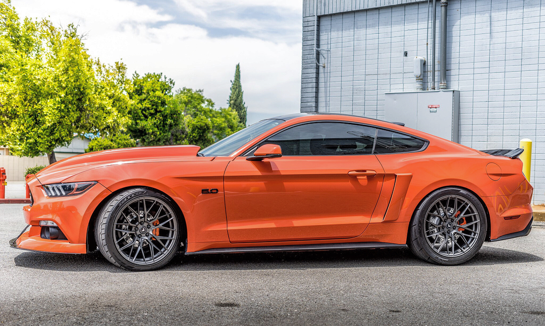 tition-orange-ford-mustang-gtpp-s550-vorsteiner-vff107-mesh-carbon-graphite-rotory-forged-wheels.jpg