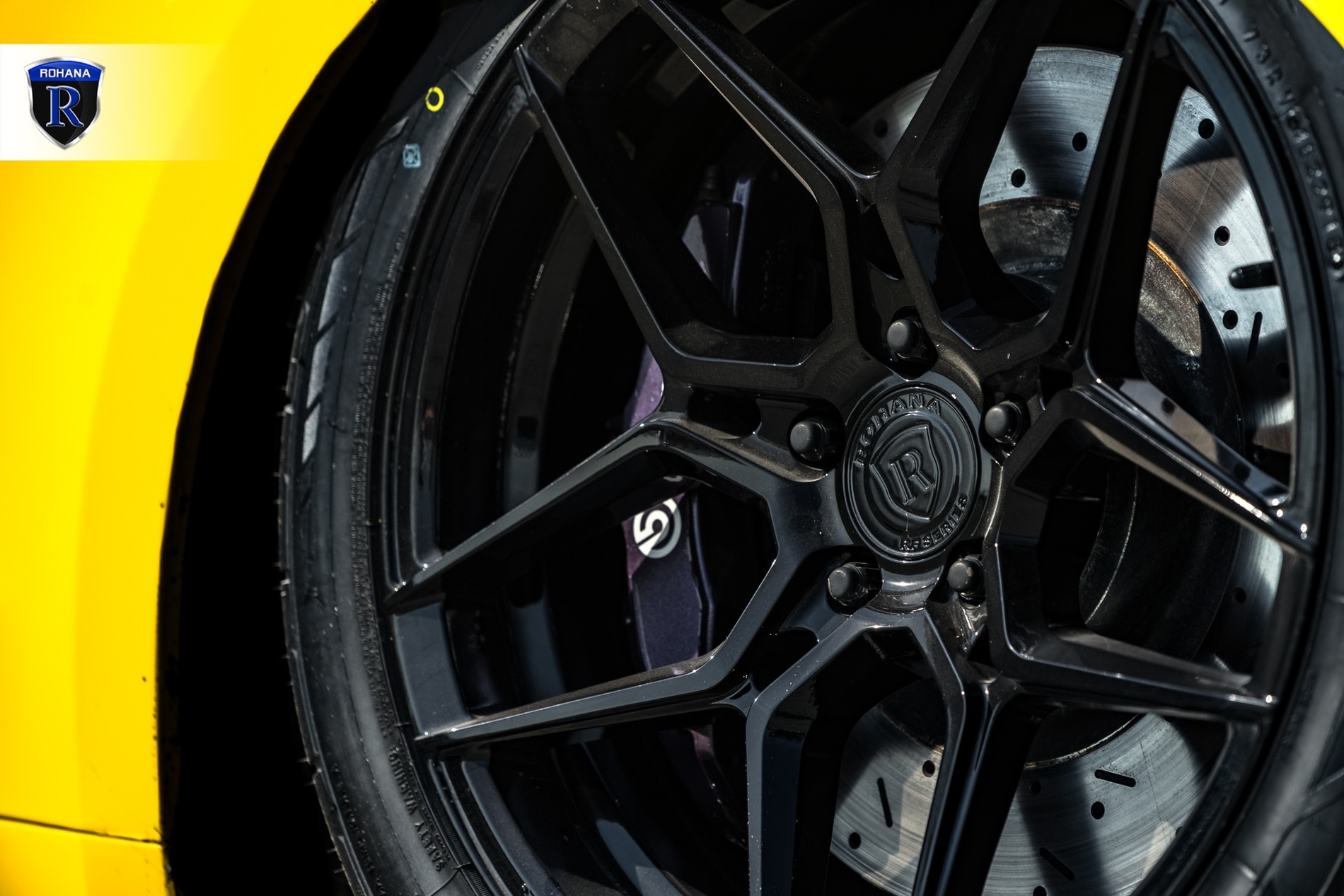 triple-yellow-ford-mustang-gtpp-rohana-rfx11-gloss-black-concave-wheels-1.jpg