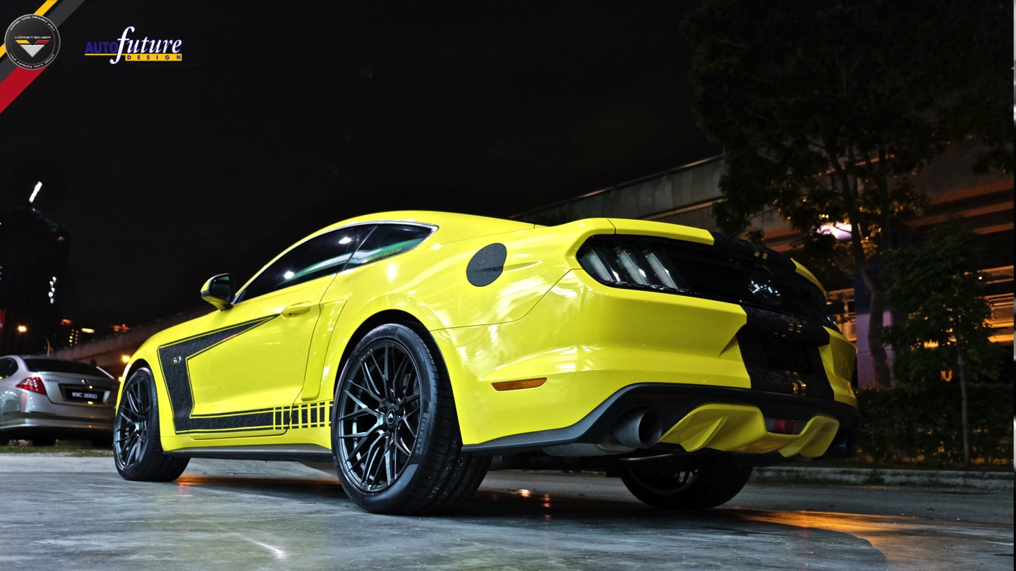 triple-yellow-ford-mustang-gtpp-vorsteiner-vff107-carbon-graphite-concave-rotory-forged-wheels.jpg