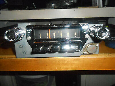 Vintage-Ford-AM-Dash-Radio-fits-64-65-66.jpg