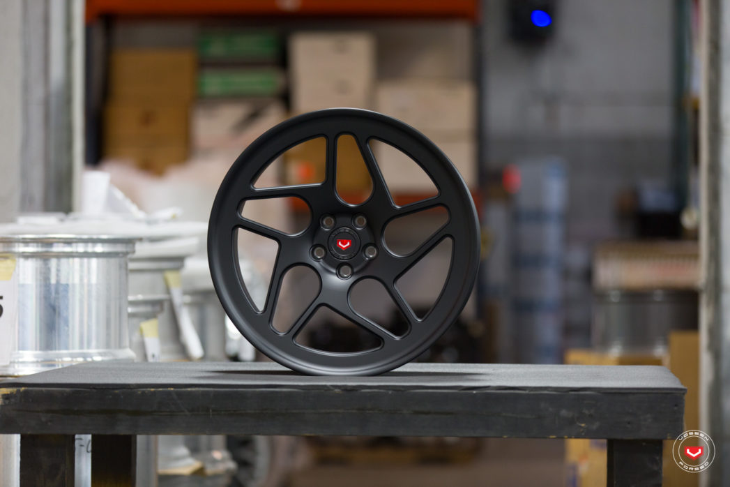 vossen-forged-lc-series-lc-104t-directional-concave-forged-wheels.jpg