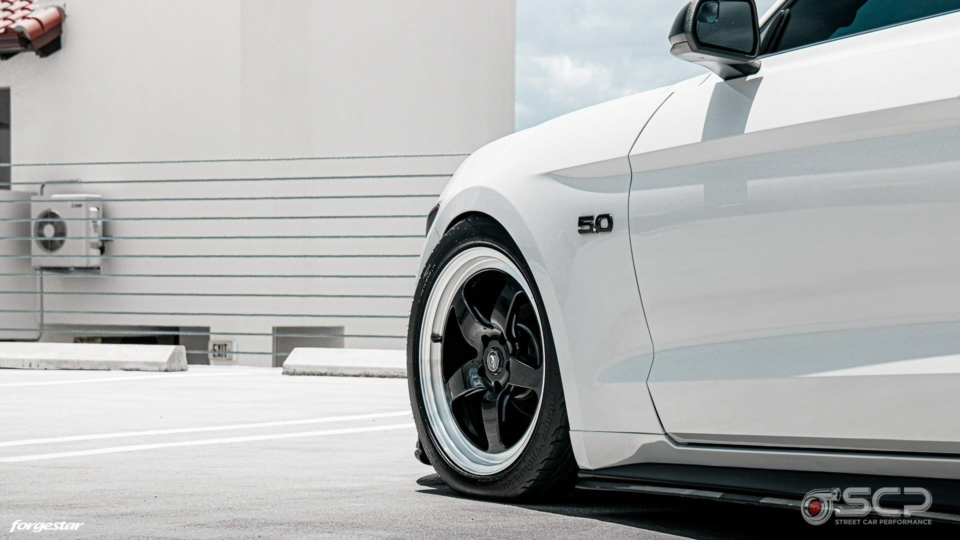 white-ford-mustang-s550-supercharged-black-polished-forgestar-d5-drag-racing-wheels-e-2.jpg
