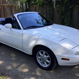 1990 Mazda Miata
First year, one owner 7000 miles, manual
Bone stock, completely original, B package car