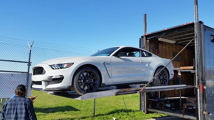 2016 Shelby GT350 Mustang Spotted in Avalanche Gray | 2015 ...