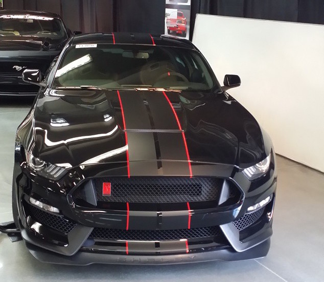 Shelby GT350 and GT350R Mustangs Out in Droves | 2015 ...